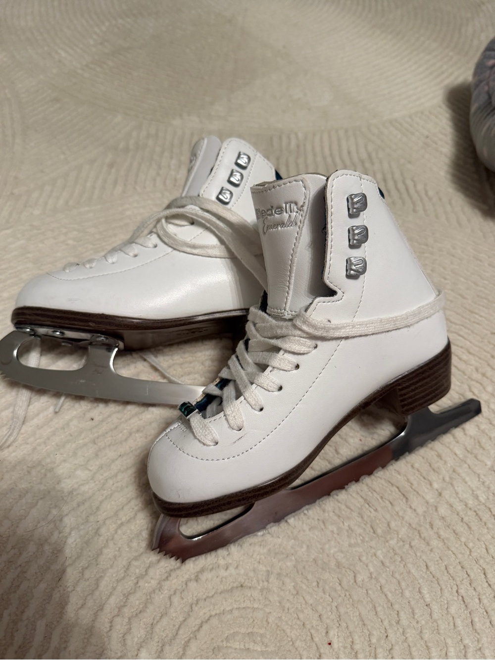 Riedel White Women's Figure Ice Skates